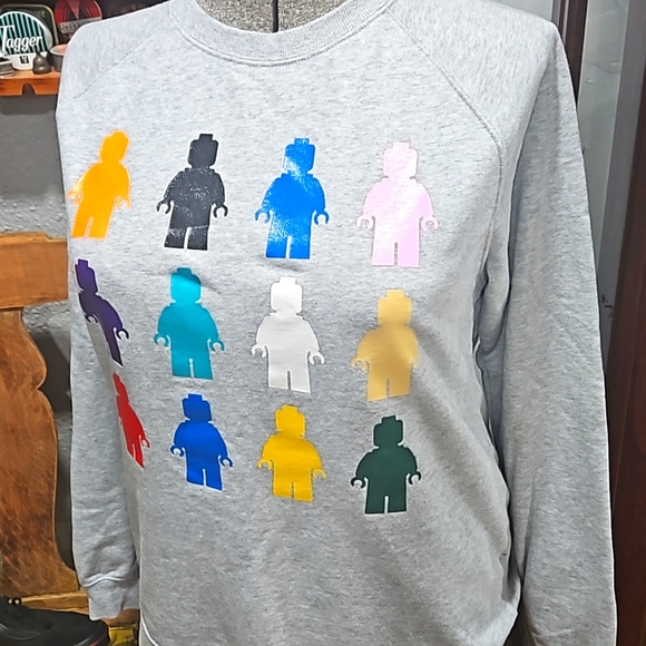 Lego Sweatshirt M gray mini figures pattern EUC - Picture 1 of 8